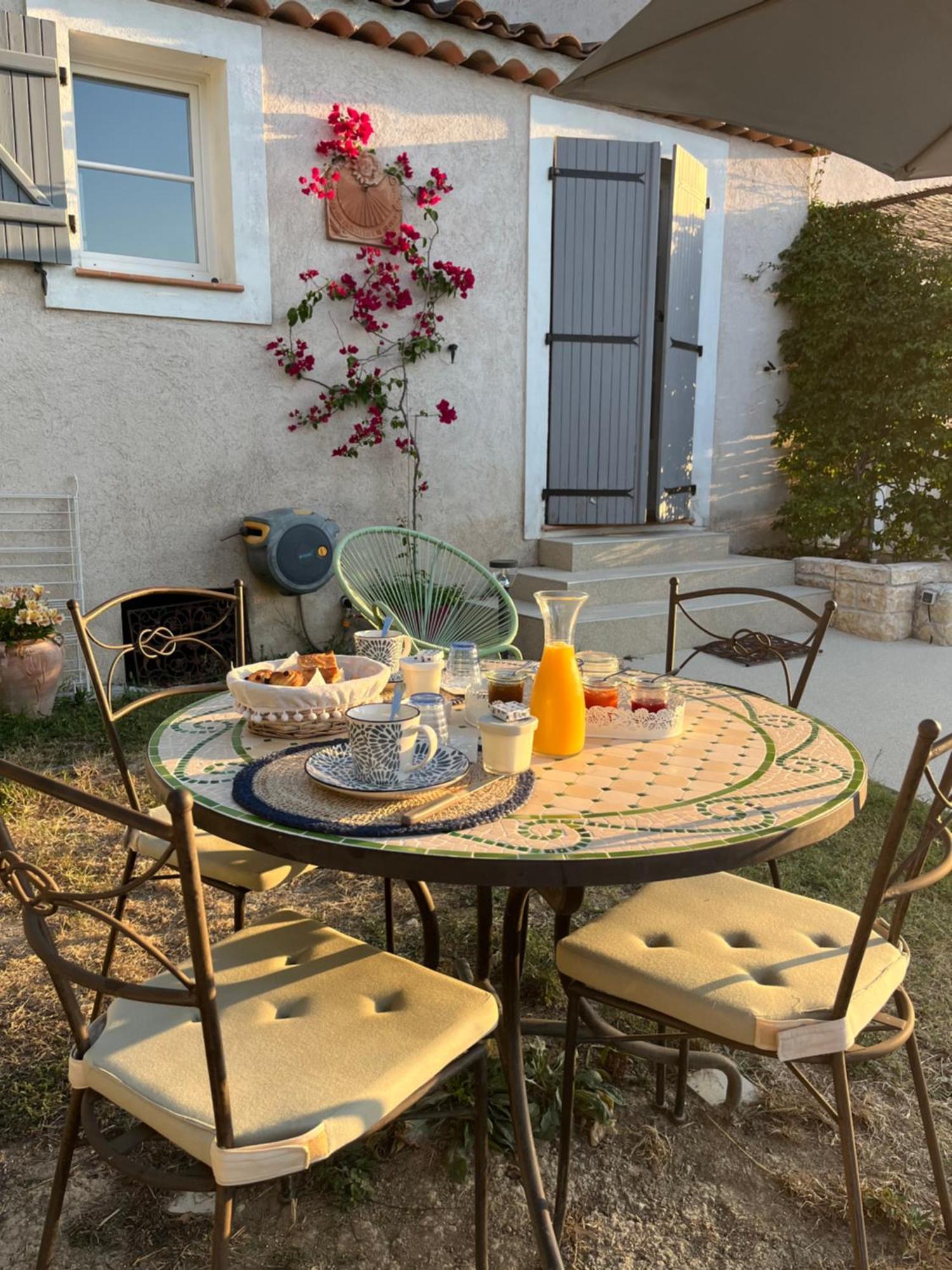 Contes  La Maison Du Bonheur מראה חיצוני תמונה